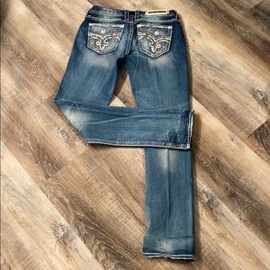 Rock Revival, Easy Straight, Andrea, 28, ladies